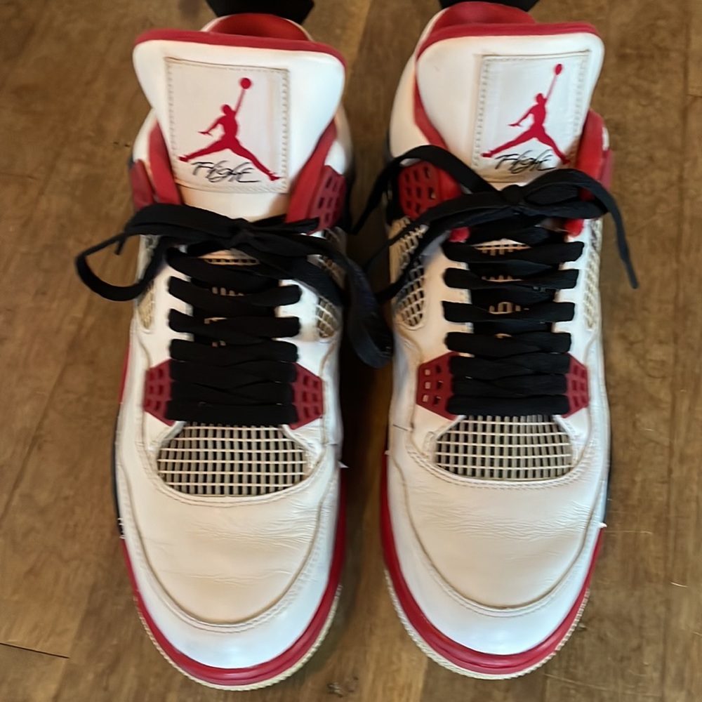 Jordan 4 Fire Red 2012 - Picture 2 of 6